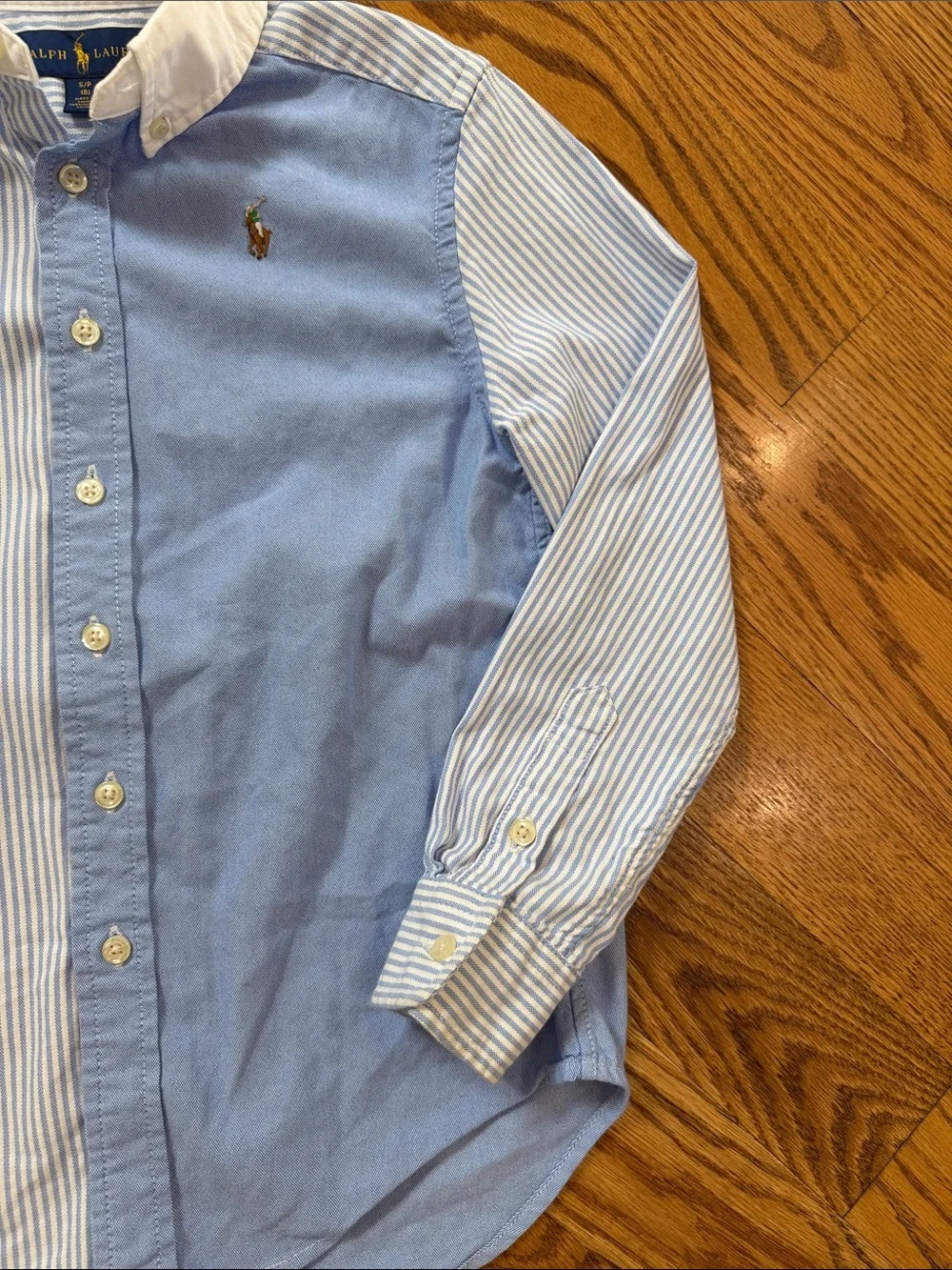 Boy’s Ralph Lauren Button Up Shirt. Size Small 8. Like New Condition.